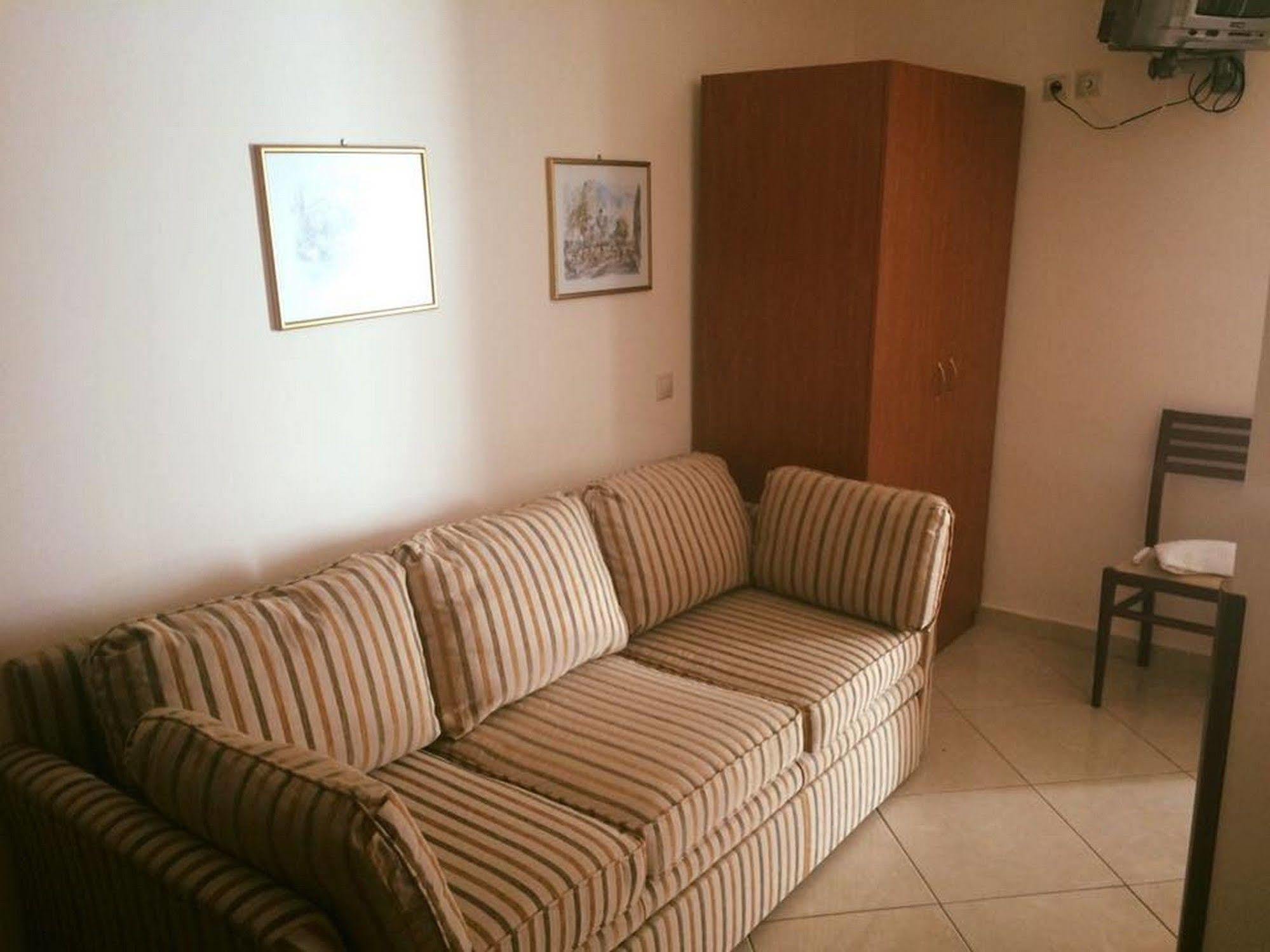 Nefeli Hotel Ágios Kírykos 외부 사진
